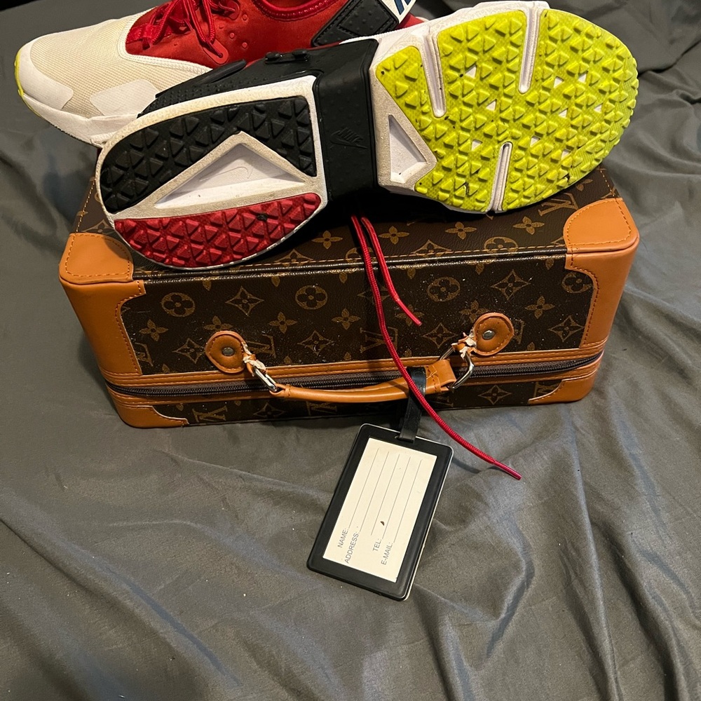 Authentic And In Good Condition - image 3